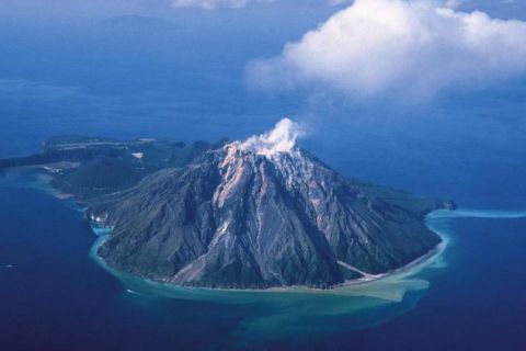 活化深海神經 —— 利用既有海底電纜與 DAS 技術實現鬼界破火山口高精度地震監測